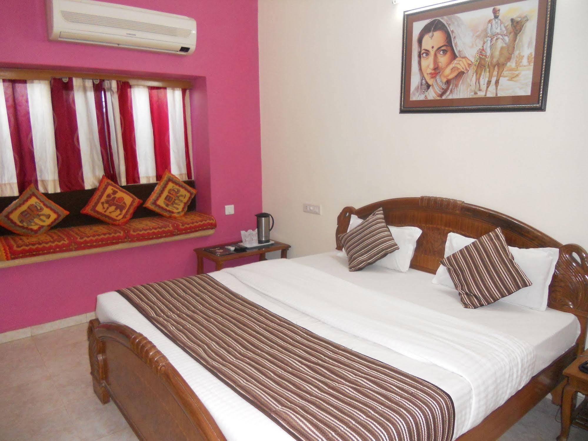 Hotel Imperial Jaisalmer Dış mekan fotoğraf